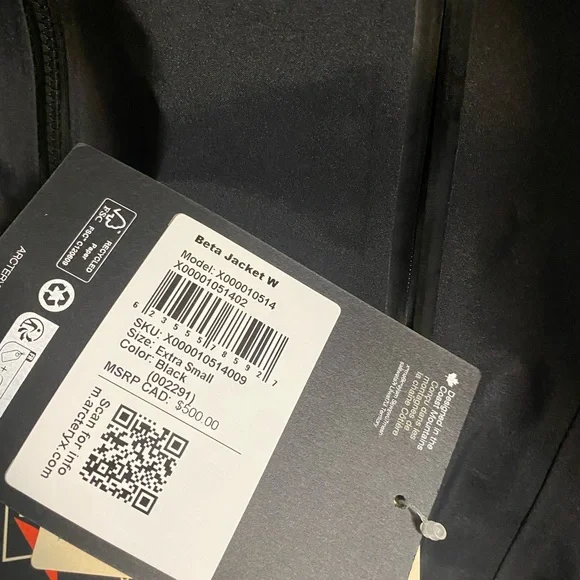 Arc'teryx Women’s beta Jacket - Picture 8 of 12